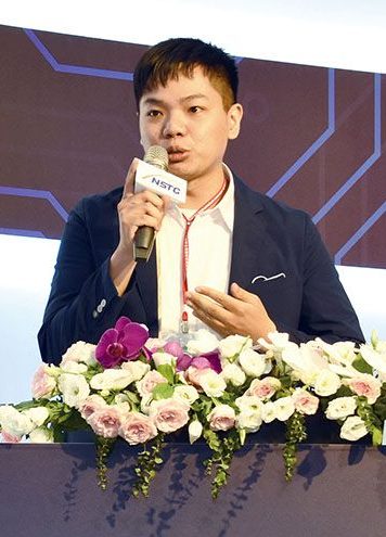 張鈞豪助理教授發表演講